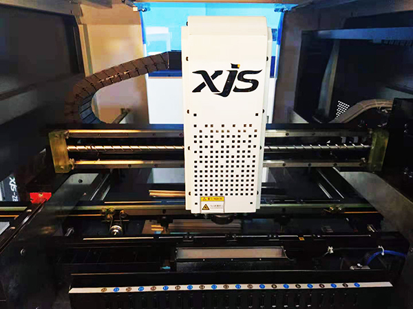 國(guó)產(chǎn)led貼片機(jī)設(shè)備如何換線和上料？